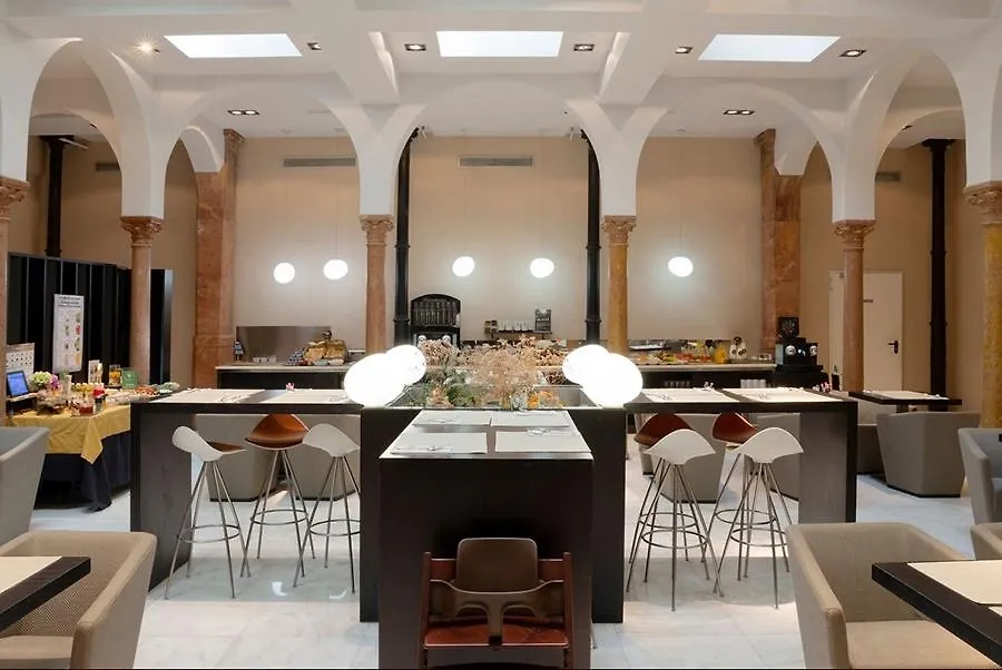 מלון Petit Palace Plaza מאלגה