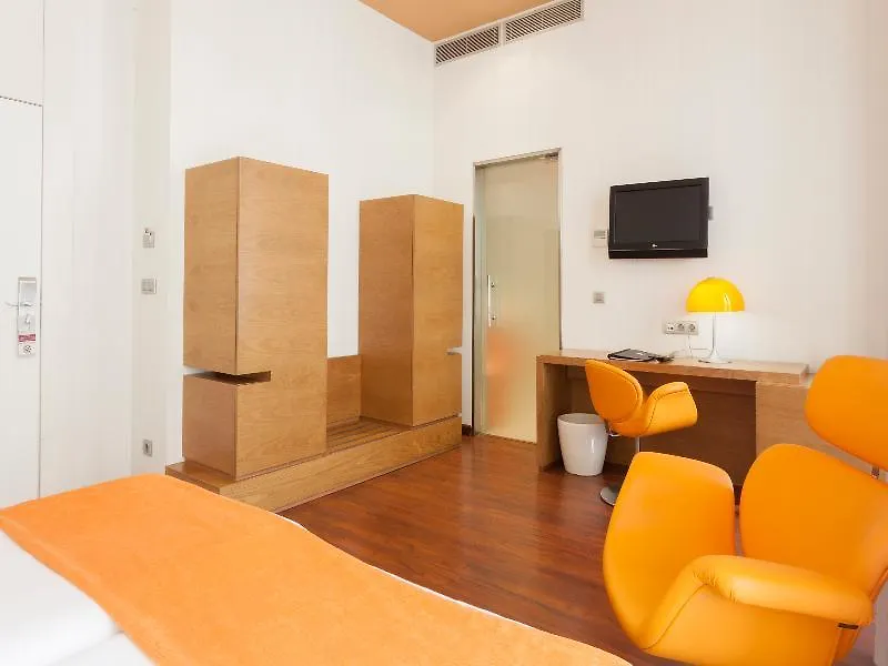 **** מלון Petit Palace Plaza מאלגה ספרד